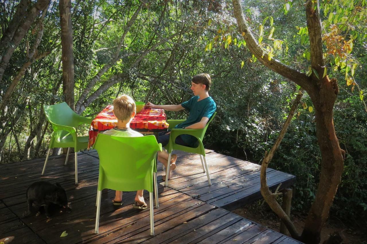 Umkhumbi Lodge Hluhluwe Exteriör bild